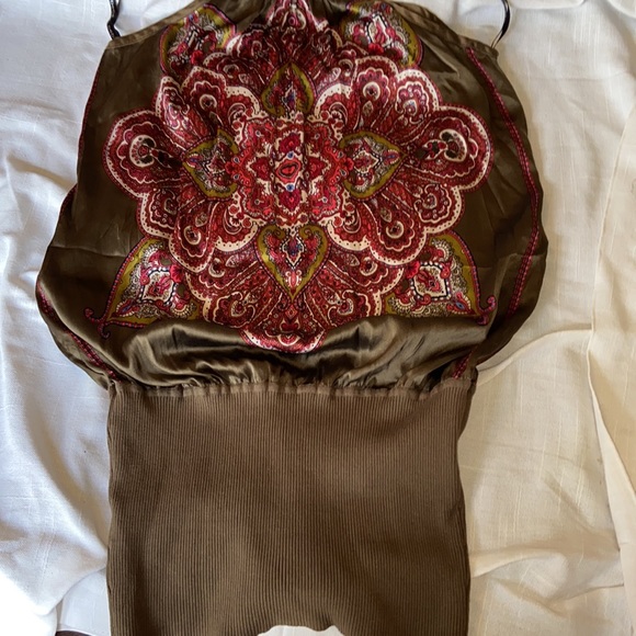 Bebe Olive & Pink Paisley Banded Bottom Blouson Sleeveless Tunic Top - Picture 5 of 7